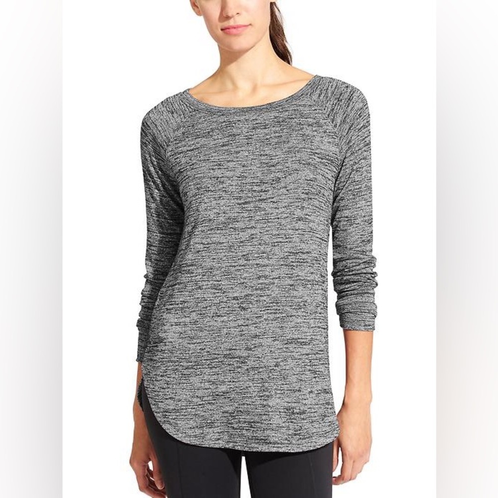 ATHLETA‎ Luxe Pose Long Sleeve Top Medium Gray Spaced Dye with Thumb Holes - Picture 3 of 9